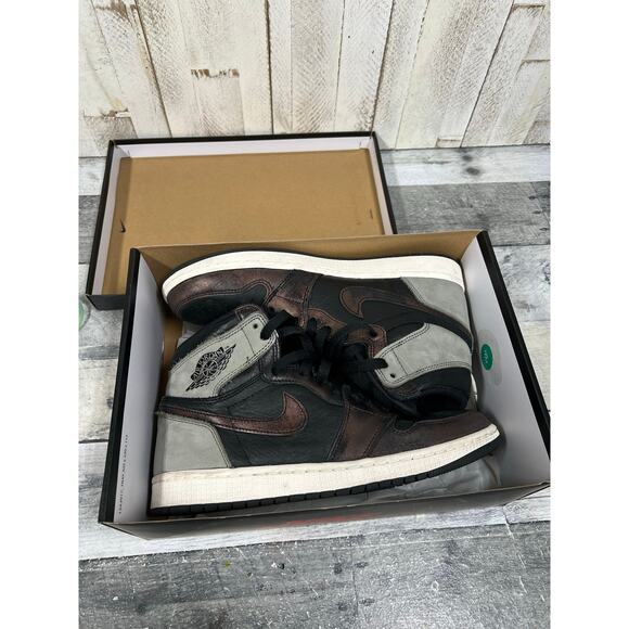 AIR JORDAN 1 RETRO HIGH OG “PATINA” 
BLACK/FRESH MINT-LIGHT ARMY-SAIL, SIZE 9 main image 9
